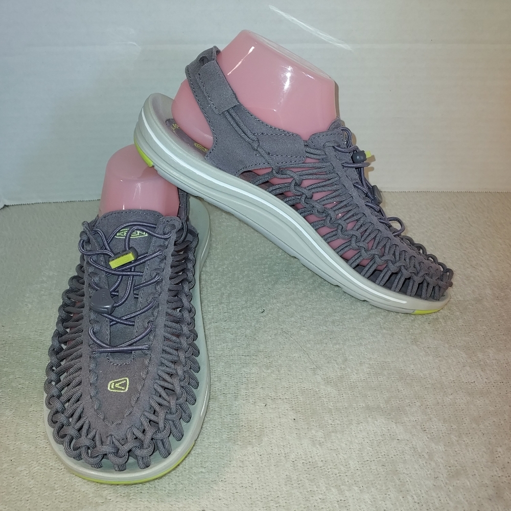 Keen Uneek Gray/lime green Two-cord Sandals size 10